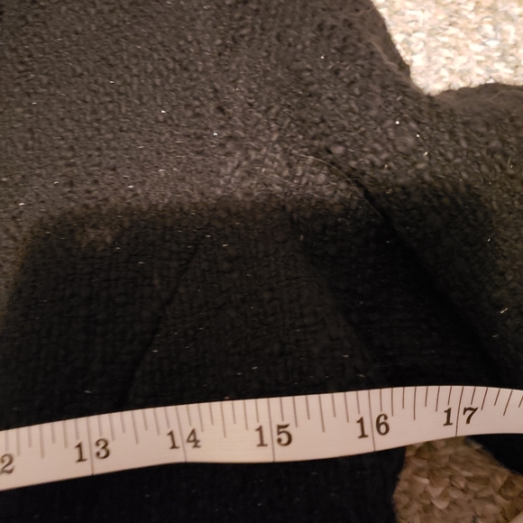 Chanel Style Boucle crop jacket with silver chain detail - Picture 6 of 9